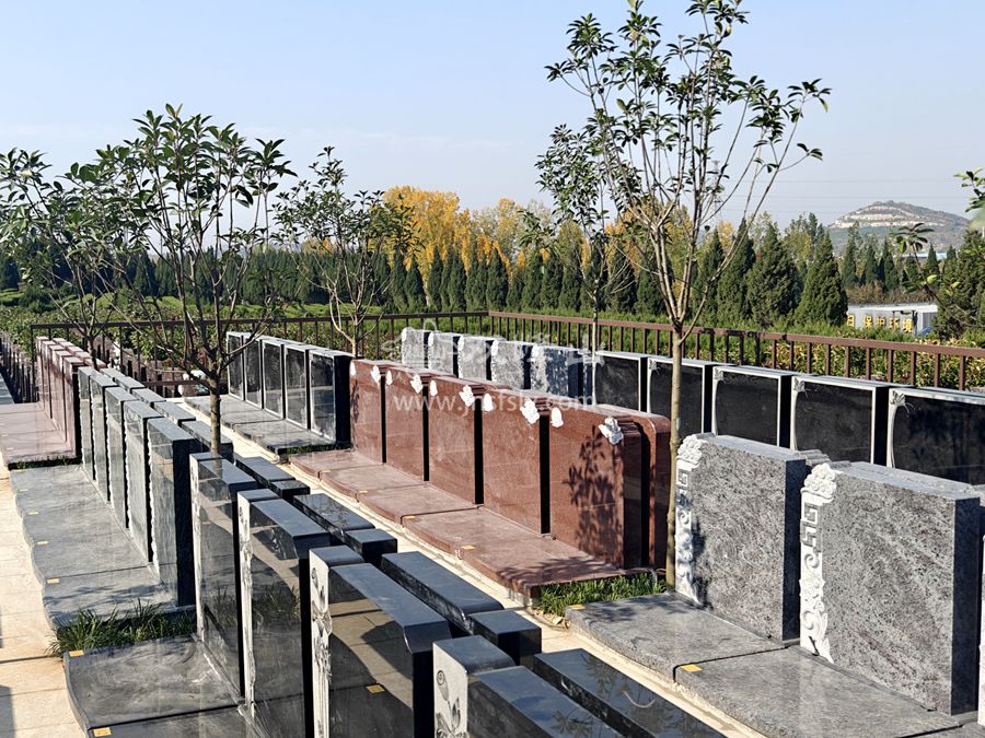 济南双峰山陵园东四区 济南双峰山陵园东四区