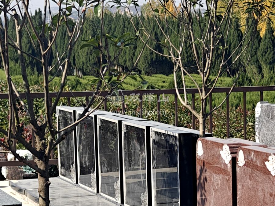 济南双峰山陵园 济南双峰山陵园